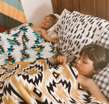 Load image into Gallery viewer, Cruz Blanket